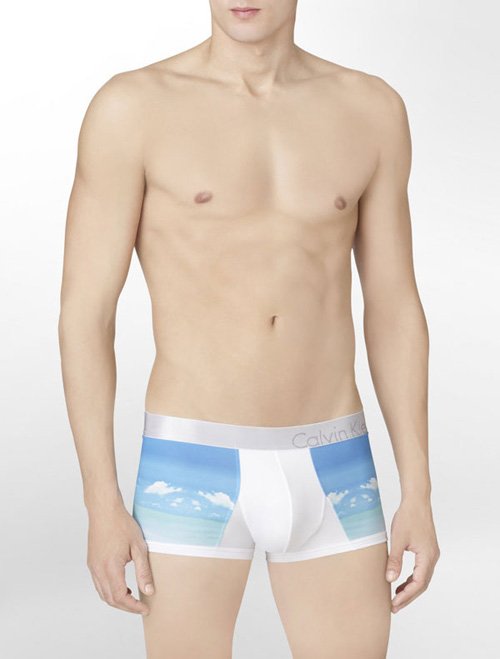 Calvin-Klein-Underwear-Bold-Micro-Paradise-TrunkU89333BI_main_2.jpg