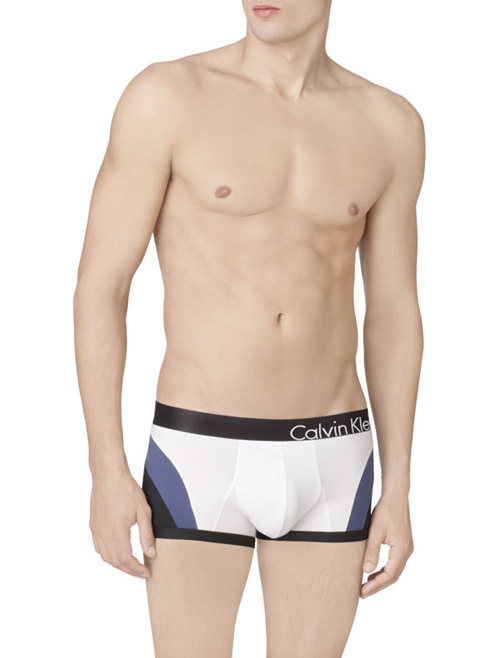 CalvinKleinUnderwearBoldMicroBlockTrunkU89368WB_main_2.jpg