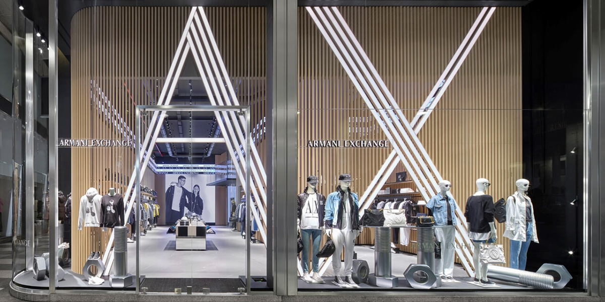 アルマーニ エクスチェンジミラノに初店舗をオープン